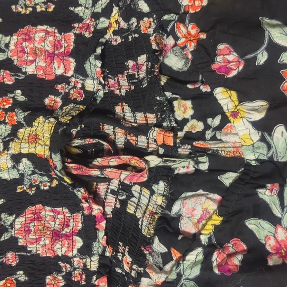 NWOT RDI floral cutout jumper - Picture 6 of 10